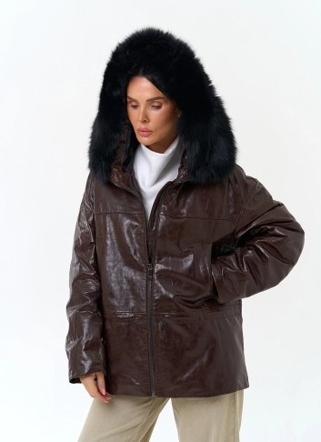 Женский пуховик с отделкой на капюшоне из меха песца фото