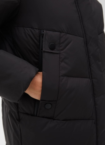 Женский пуховик с капюшоном