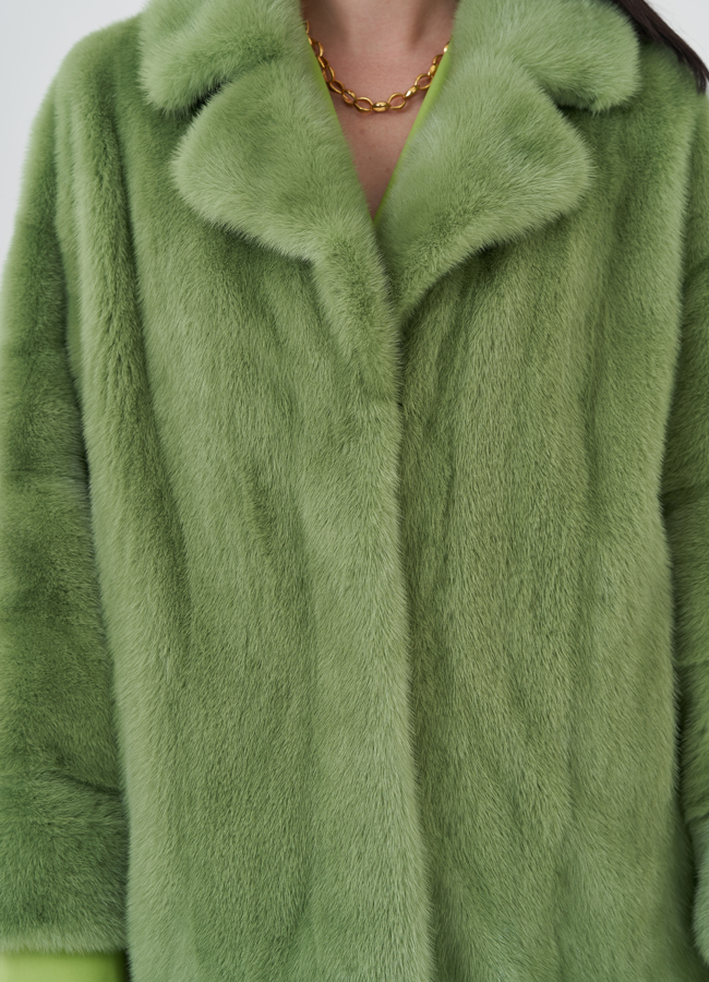 Шуба из норки с английским воротником  модель № 24664 универмаг малина