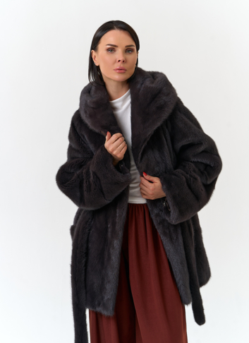 Шуба из меха норки с капюшоном