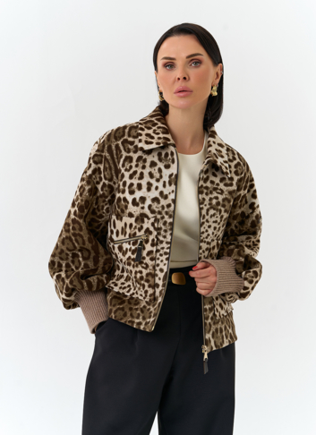 Женское укороченное пальто с анималистическим принтом