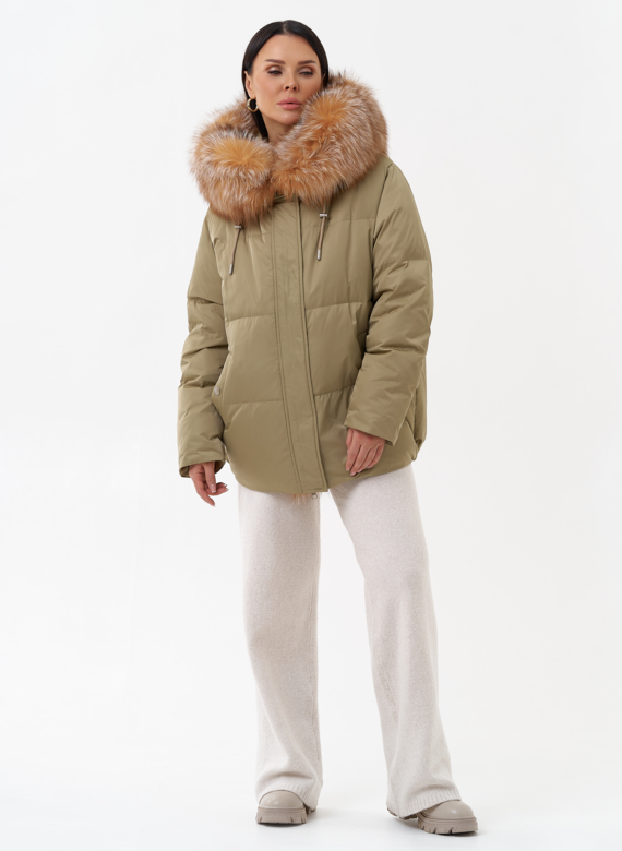Пуховик с капюшоном из меха лисы