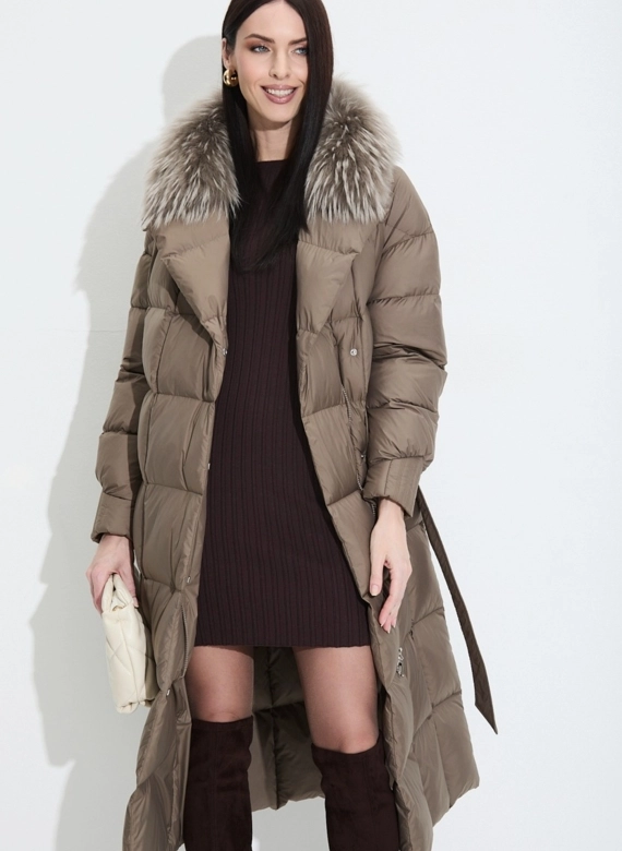 Женский пуховик с английским воротником  фото