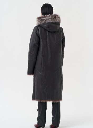Дубленка с отделкой из тосканы с капюшоном