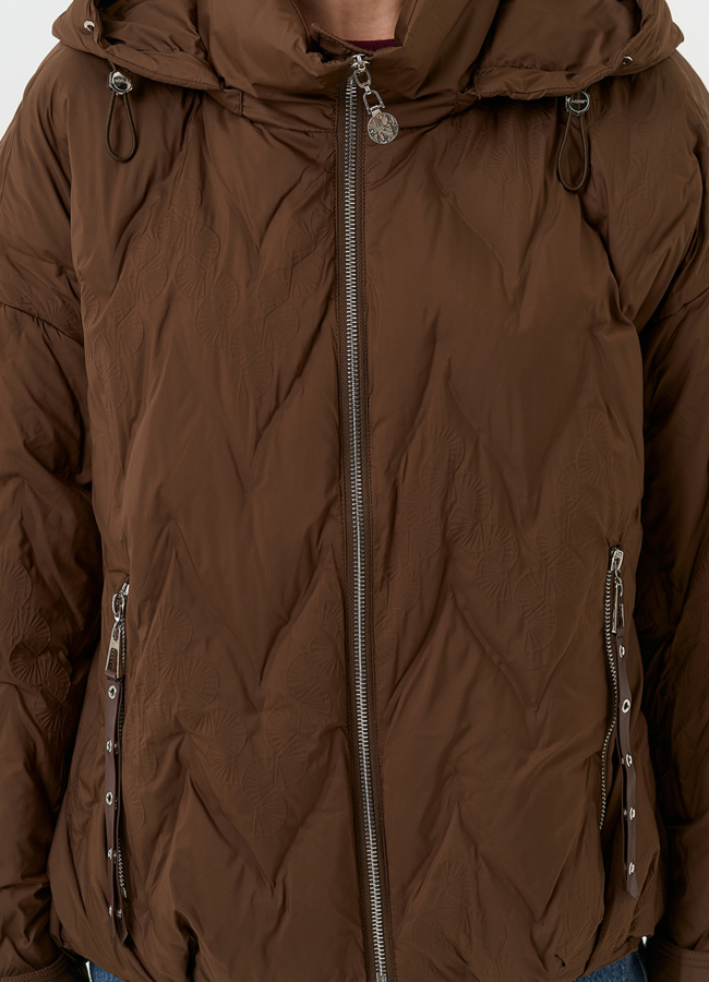 Женская куртка с капюшоном в коричневом цвете модель № 32504 универмаг малина
