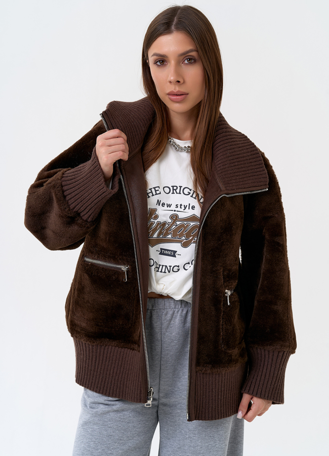Женский двухсторонний бомбер из эко замши в коричневом цвете модель № 31436 универмаг малина