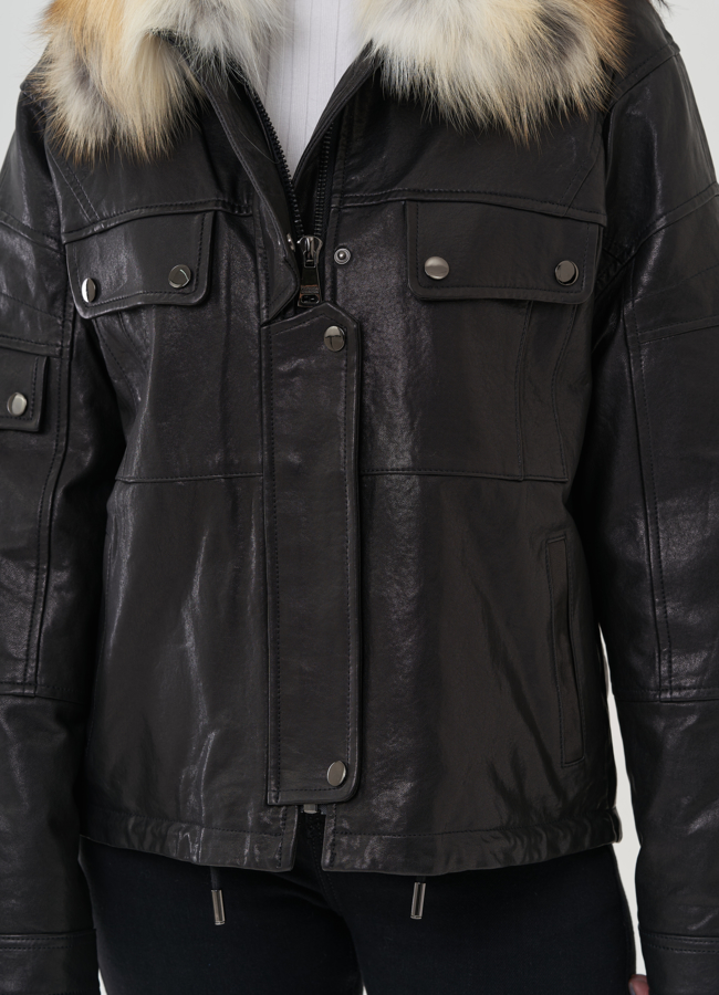 Женская куртка из натуральной кожи с отделкой из меха лисы модель № 25373 универмаг малина