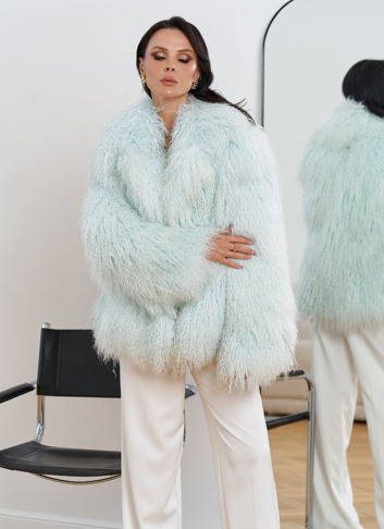 Женская шуба из меха ламы