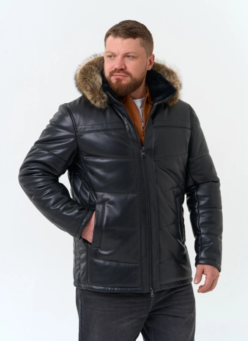 Мужской пуховик из эко кожи с мехом енота на капюшоне фото