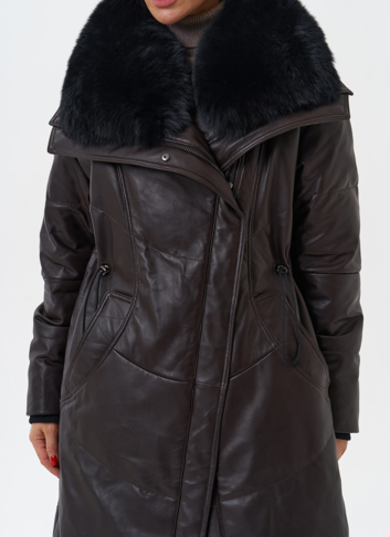 Женский кожаный пуховик с отделкой из натурального меха