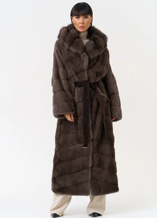 Длинная шуба из меха норки с капюшоном из меха куницы модель № 34403 универмаг малина фото