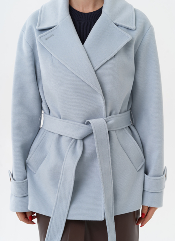 Укороченное пальто с поясом