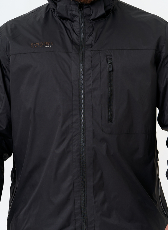 Мужская куртка с капюшоном