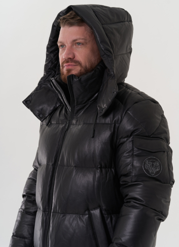 Пуховик из натуральной кожи с капюшоном