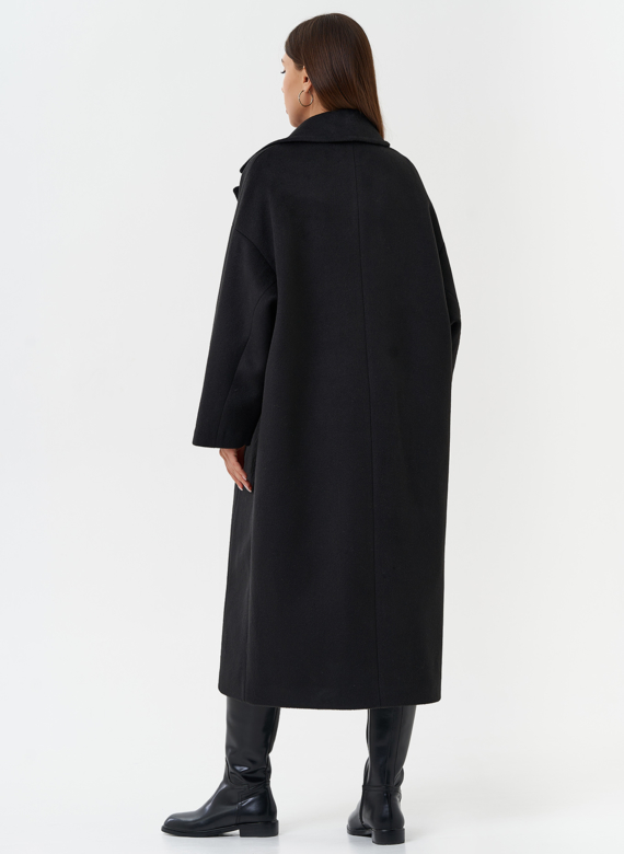 Длинное пальто черного цвета