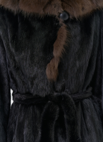 Шуба из норки с капюшоном 