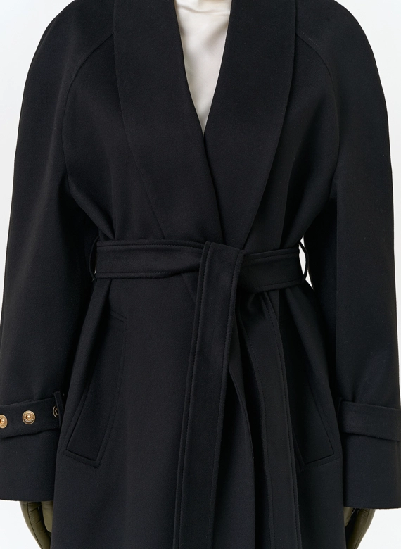 Женское длинное пальто с поясом