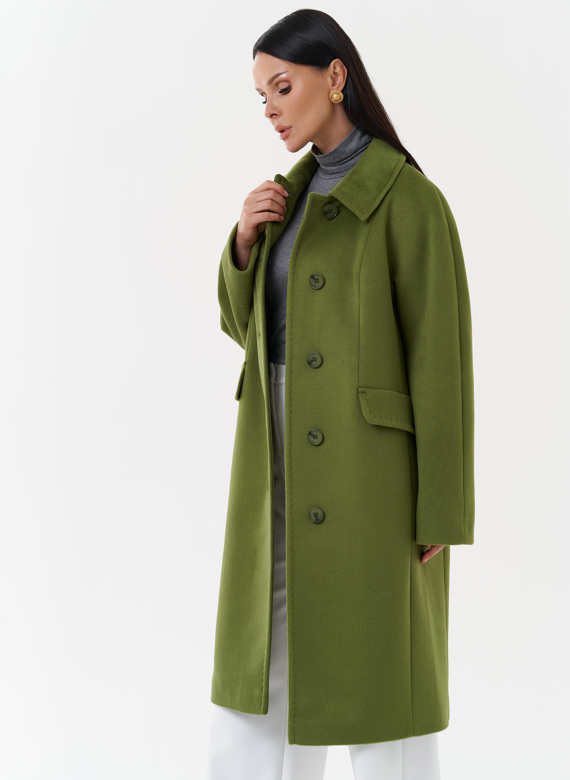 Женское пальто зеленого цвета с поясом
