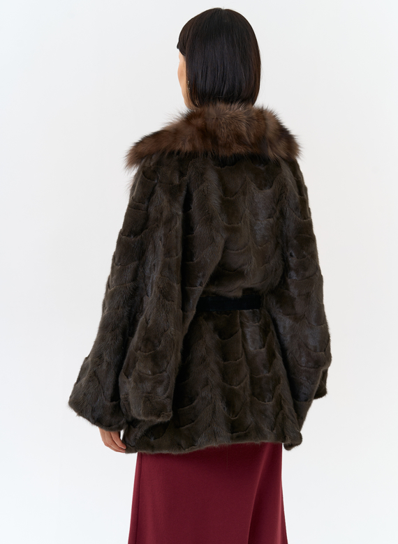 Шуба из меха норки с воротником из меха лисы