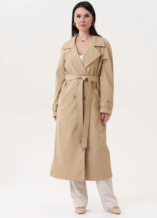 Плащ бежевого цвета с английским воротником модель № 27217 меха малина