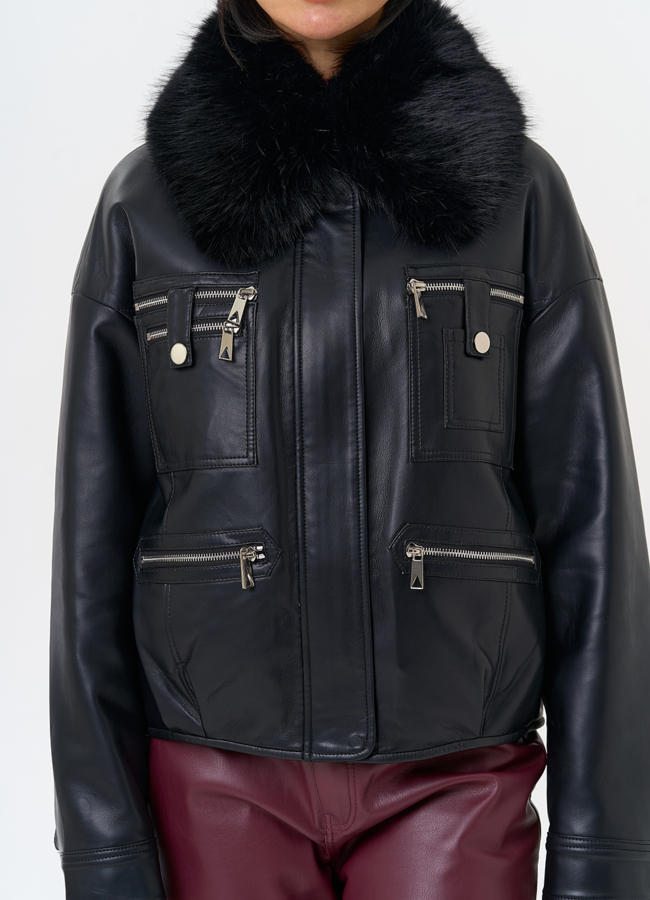 Женская утепленная куртка из эко кожи черного цвета модель № 30703 универмаг малина