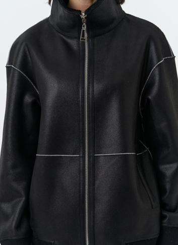 Женский бомбер из эко замши черного цвета