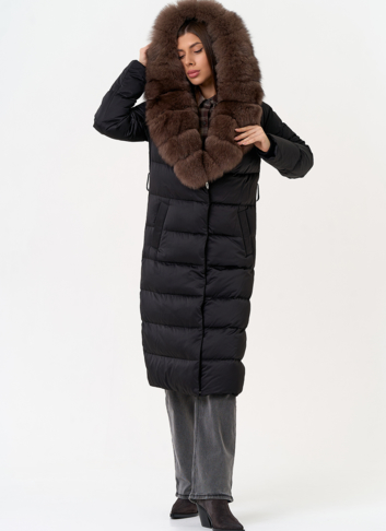 Женский пуховик с капюшоном из меха песца